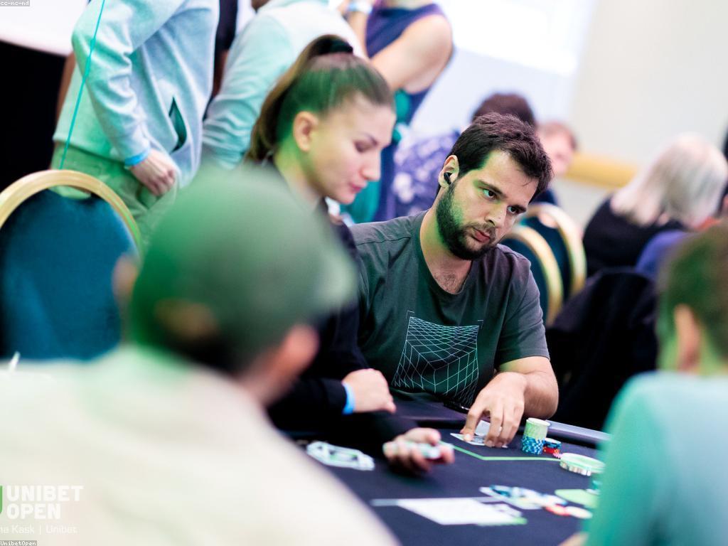 របាយការណ៍និងសកម្មភាព Game Slot